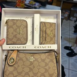 Coach Set Black N Pink Available 