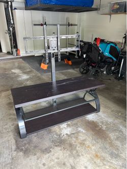 Free TV stand