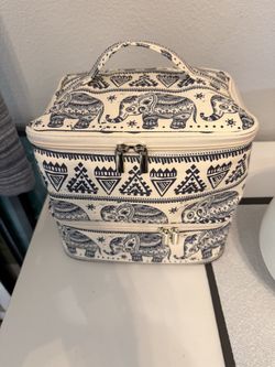 Manicure Product Carrier