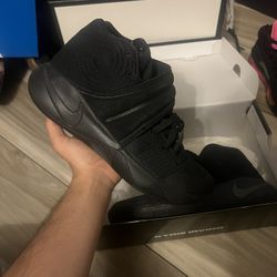 Nike Kyrie 2 Triple Black Basketball Shoes
