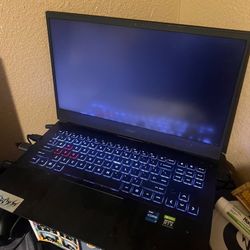 Monitos And 3 Keyboards And 1 Mouse And Gaming Laptop