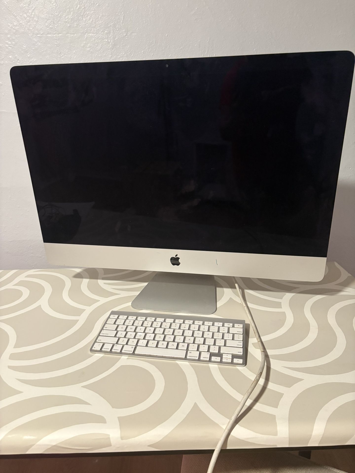 27 Inch Apple Mac Working
