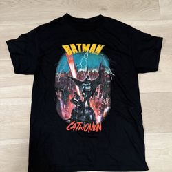 Batman & Catwoman Graphic Tee Size Medium