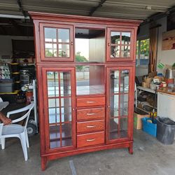 China/Hutch Lighted Cabinet 