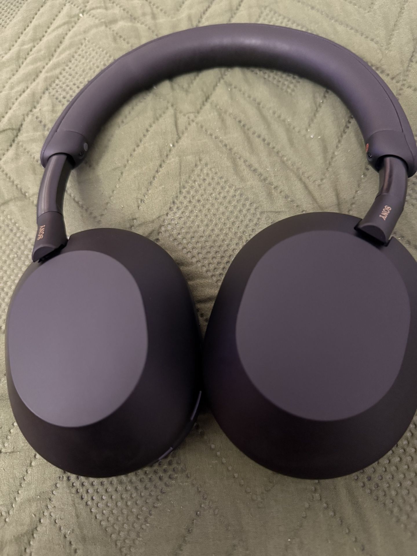 Sony WH-1000XM5/B Wireless Industry Leading Noise Canceling Bluetooth Headphones