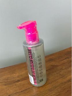 $5 Brand New! Make up remover