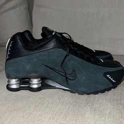 nike shox (8.5 womens)