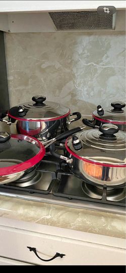 Royal Prestige dinnerware—of the highest quality.