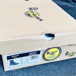 DR. MARTENS BOOTS BRAND NEW
