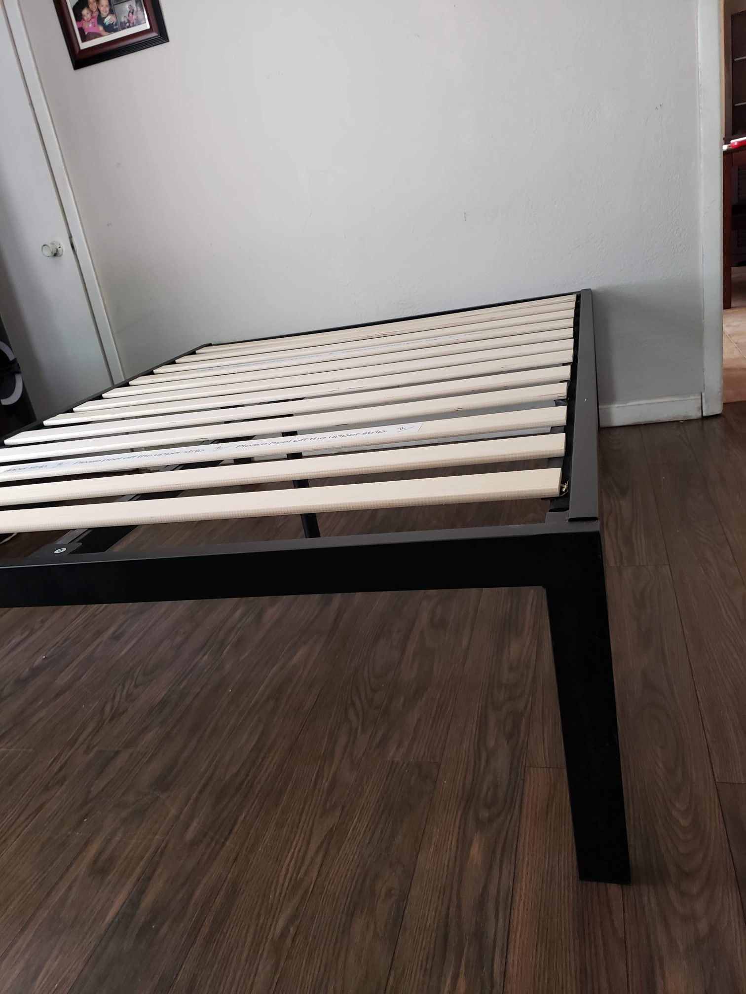 Platform bed frame Queen size. $75 new. Free delivery in Modesto