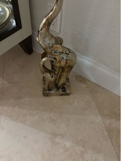 elephant statue