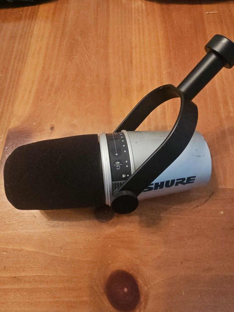 Shure MV7 XLR Microphone for Podcasting, Recording, Live Streaming & Gaming, Built-in Headphone Output, All Metal XLR Dynamic Mic