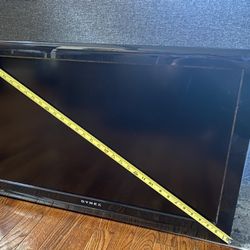 32in TV - Wall Mount And Remote 
