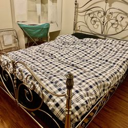 Queen Bed With Casper Mattress