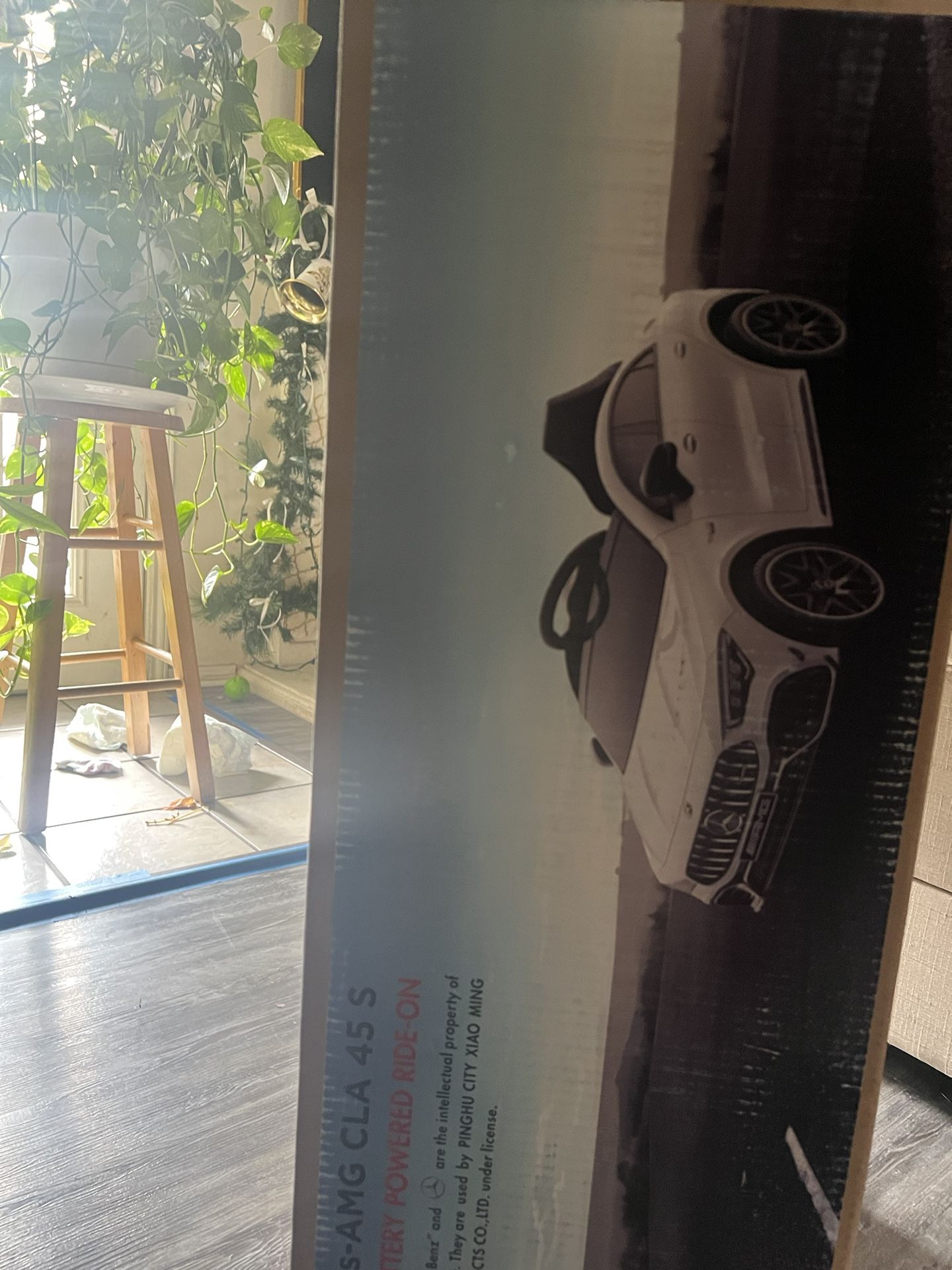 Kids' electric vehicles