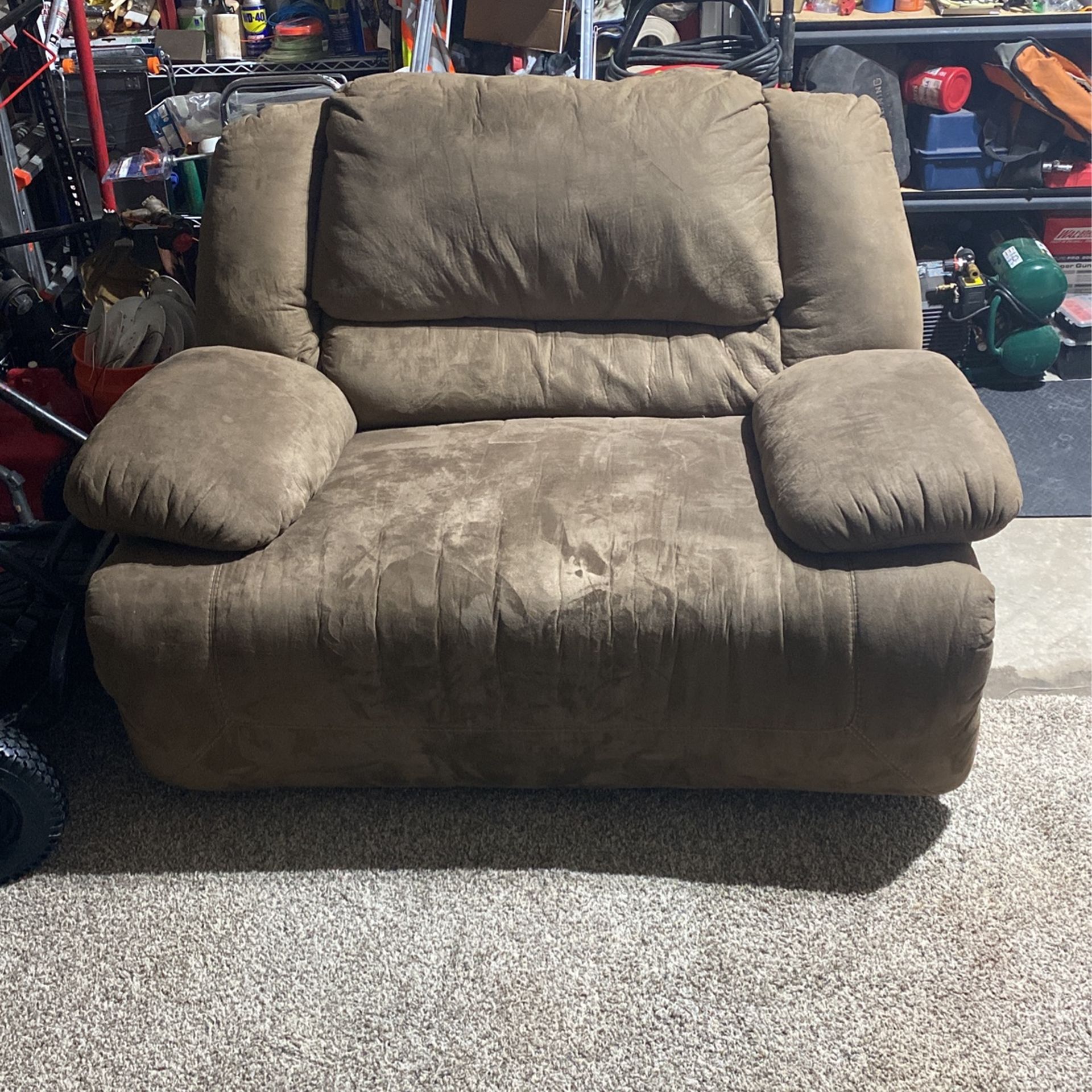 Oversize Recliner