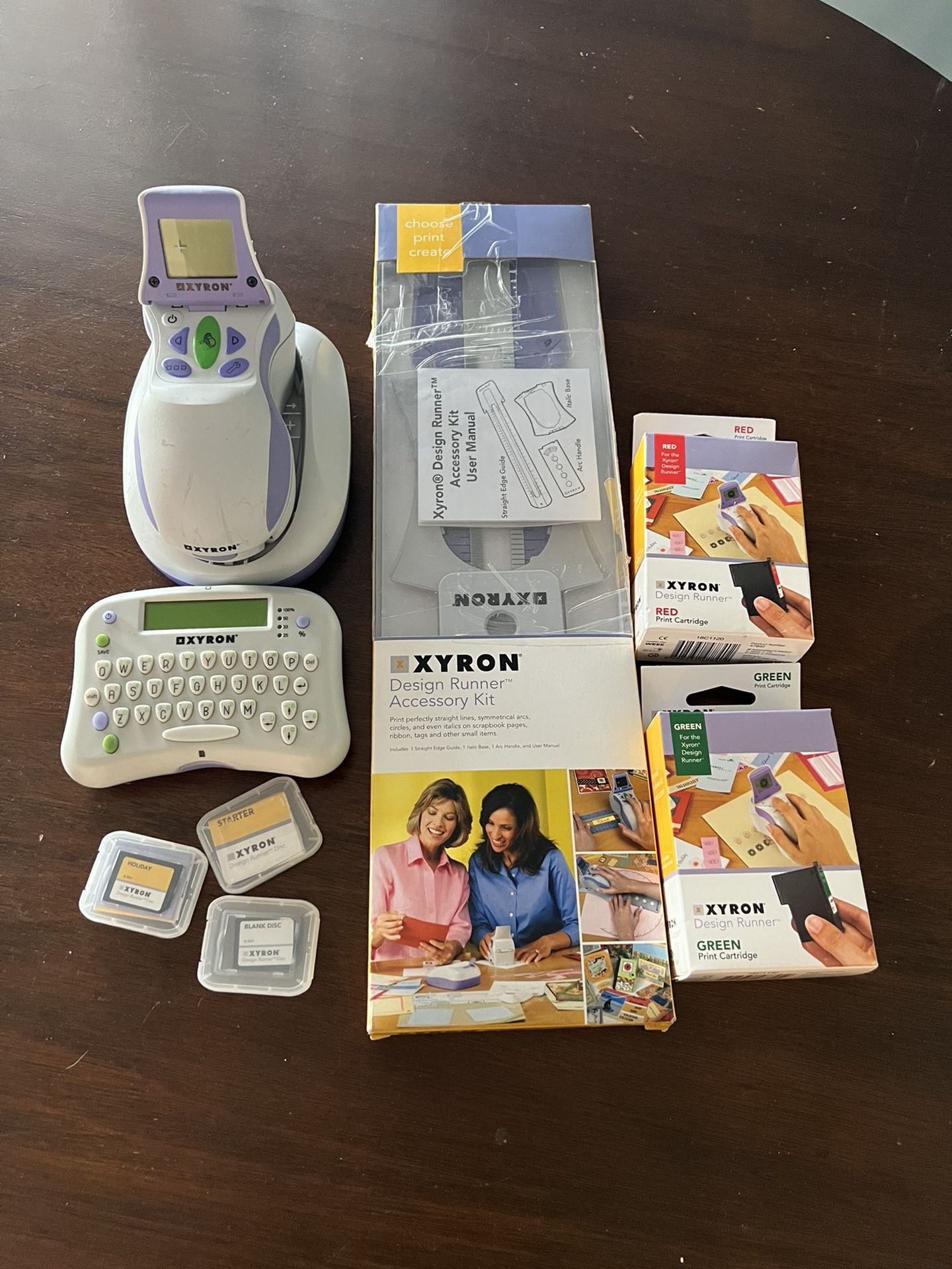 Xyron Design Runner 4375-001 Cordless Handheld Printer w Base & Disc Maker