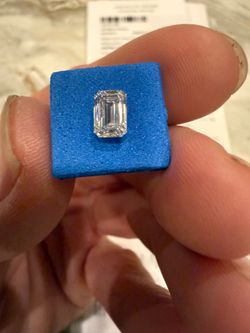 IGI Certified Lab-Grown Emerald Cut Diamond 1.03ct D VS1 6.91x4.64mm