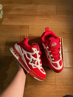 Lv stake red