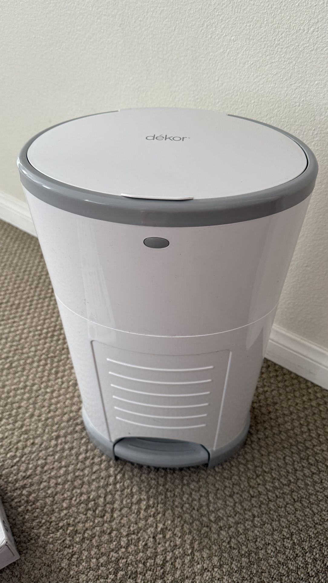 Diaper Trash Bin And Trash Bags
