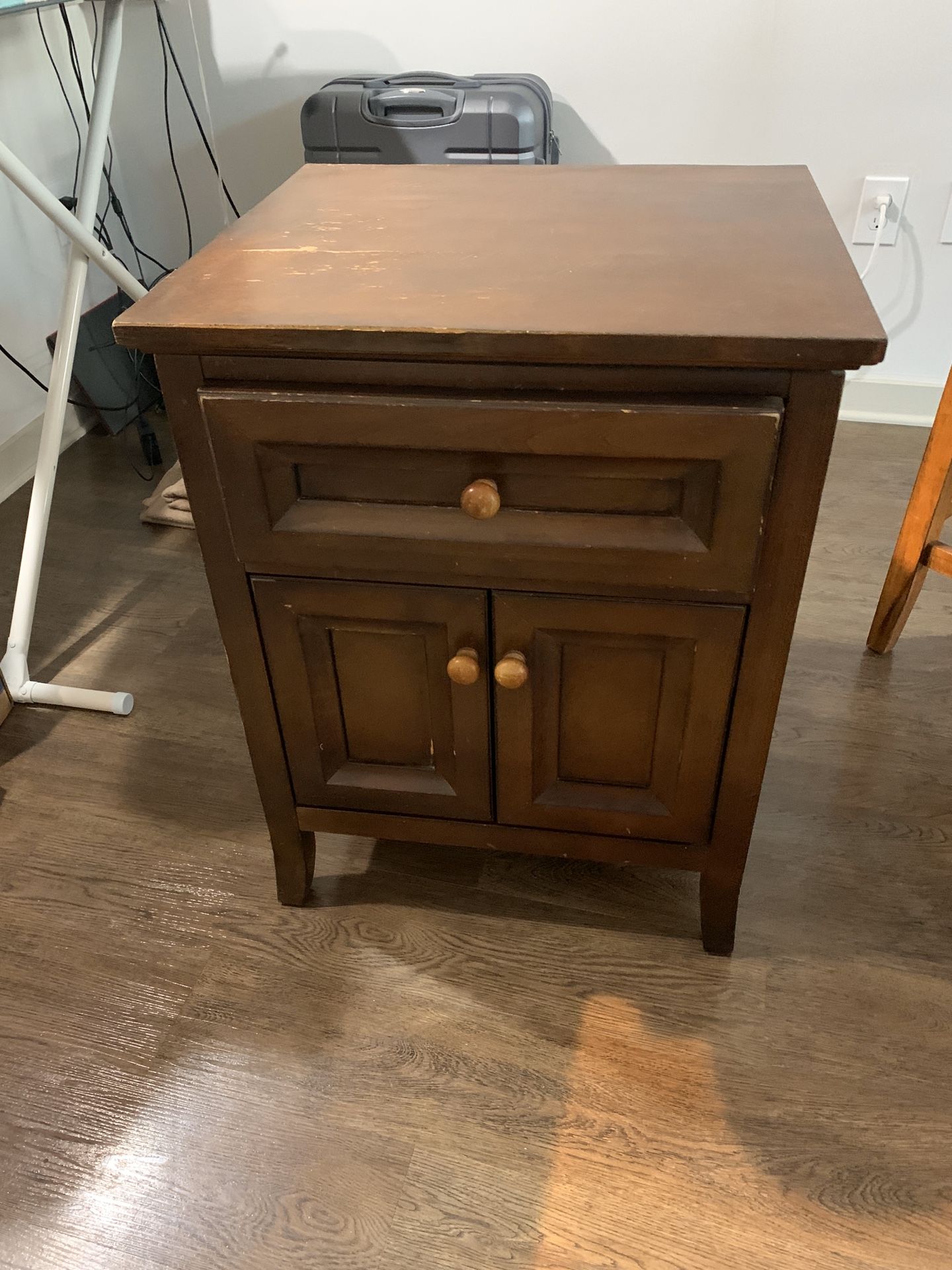 End table or side table