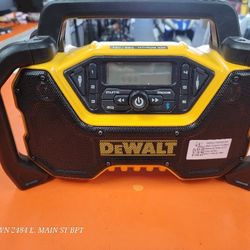Dewalt DCR028 Bluetooth Speaker