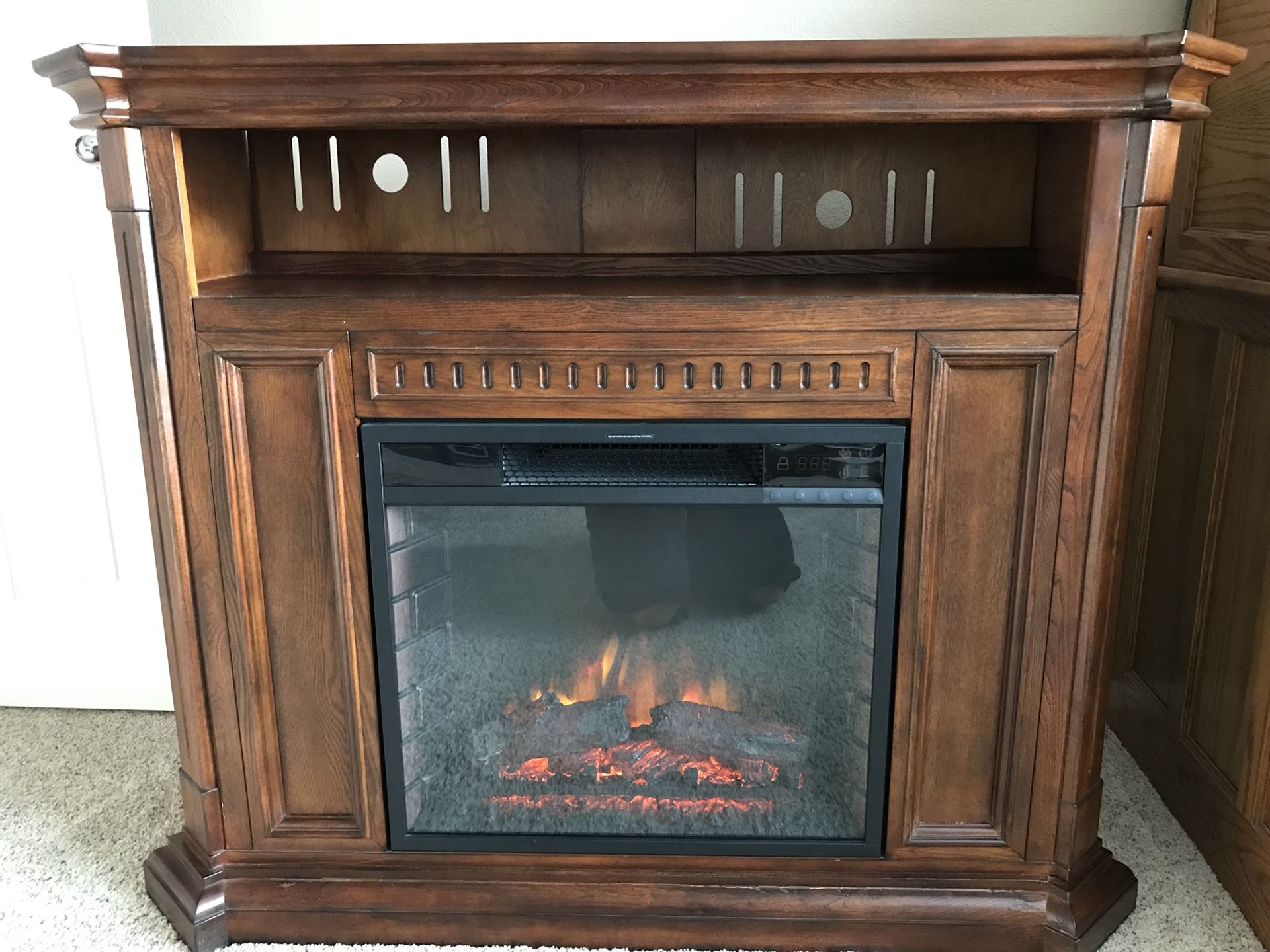 Febo Flame Electric Fireplace comes with remote control for Sale in  Murrieta, CA - OfferUp