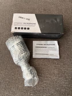 Dynamic Microphone with Box and Manual