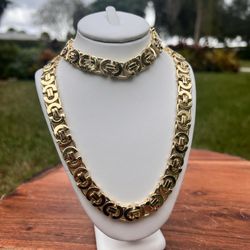 Large Byzantine Chain and bracelet in 14K Gold finish