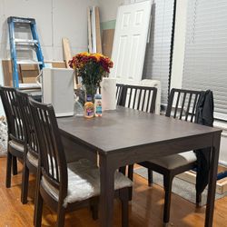 Table For 8 Extend To 10 six chairs included