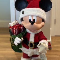 Disney Santa Mickey  Statue by Department 56 Possible Dreams