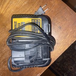 Dewalt 12V/20V Max Battery Charger