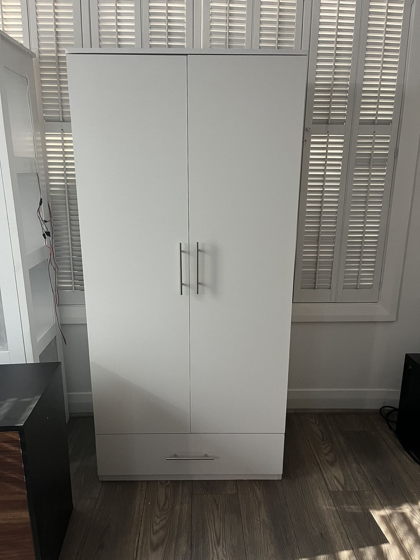 Modern Wardrobe Armoire Closet with Drawer & Hanging Rod, Bedroom Armoire Freestanding Clothing Organizer Storage Cabinet with 2 Doors, White