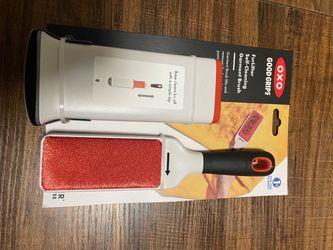 OXO Good Grips FurLifter Self-Cleaning Garment Brush