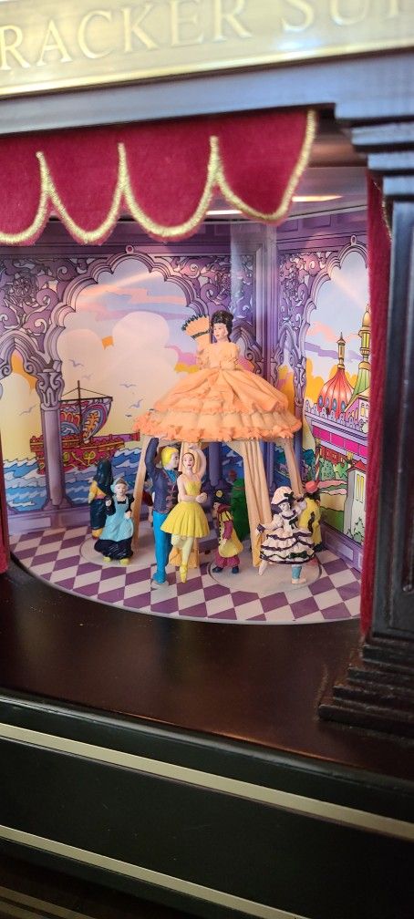 Mr Christmas Musical Nutcracker  Suite Electric 