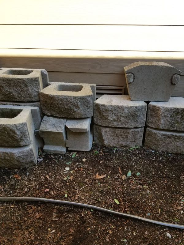 Retaining wall blocks for Sale in Puyallup, WA - OfferUp