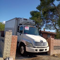 Bobtail.truck.hino.2009