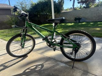 Boy's Magna Great Divide Bike - Green (20") 6 Speed Gear bike