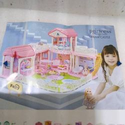 New -Miniature Play House With Accesories