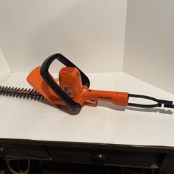 Black & Decker 16” Electric Hedge Trimmer Model 8124