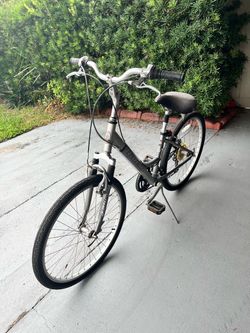 Raleigh Hybrid City Bike Silver, bicicleta, bicycle. 26”