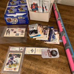 Hockey Collectable Lot