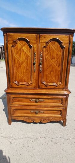 Drexel Heritage Cabinet French provincial Door Chest Armoire