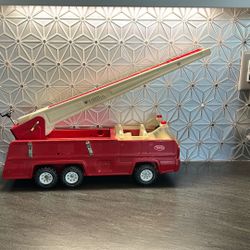 Vintage Tonya Fire truck. Ladder Truck 32202