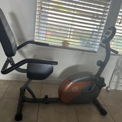 Stationary Bicycle Exercise / Bicicleta de ejercicio