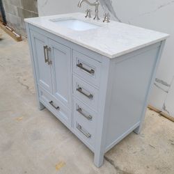 36-in Light Gray Undermount Single Sink Bathroom Vanity with Engineered Carrara Marble Top（LOWES：(contact info removed)）