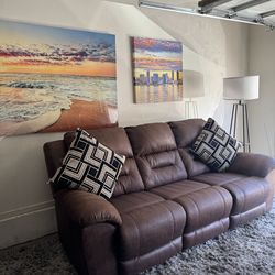 *  Like New * Ashley Furniture 1pc modular recliner ( Free Delivery )