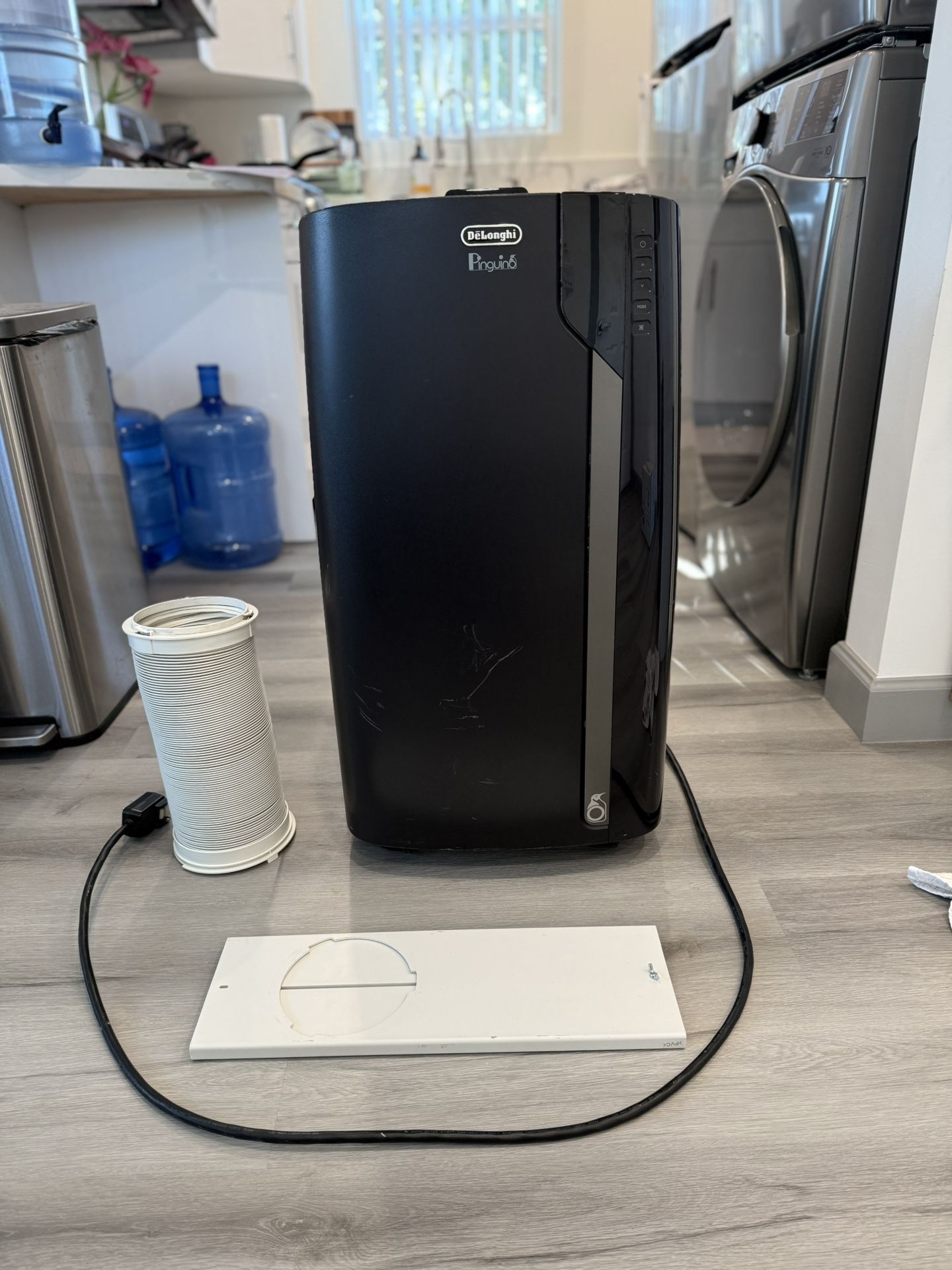 De’Longhi Pinguino portable AC 100 Or OBO