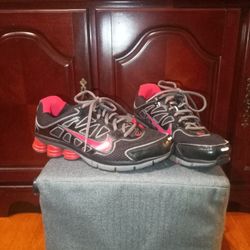 Nike Athletic Sneakers Men's Size 9 Gently Used