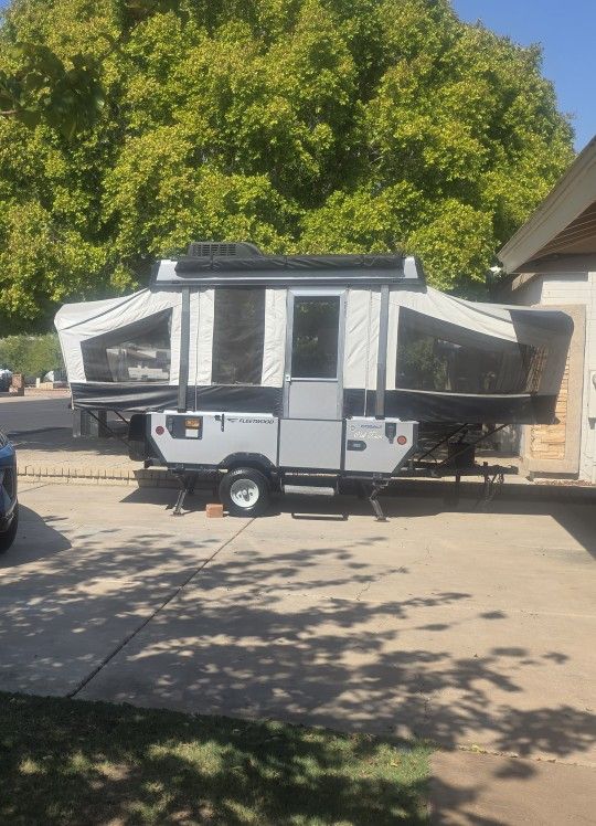 2008 FLEETWOOD POP UP WITH A/C